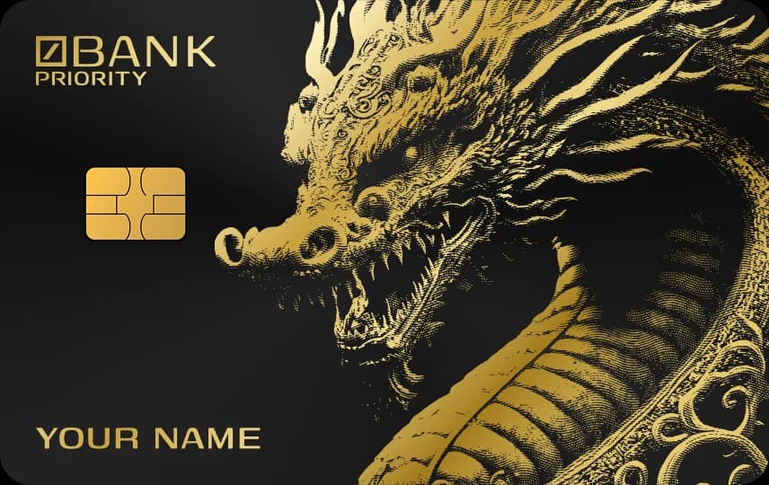 Đầu rồng há miệng nhìn trái, vảy bụng xếp lớp, hoa văn cuộn góc phải, khắc trên Thẻ đen nét vàng