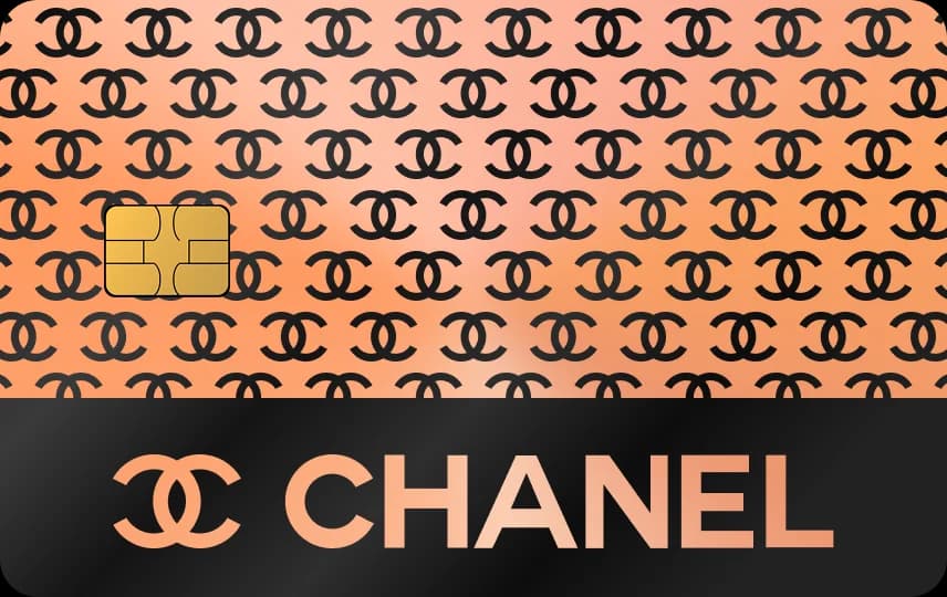 Họa tiết chữ C lồng nhau lặp kín thẻ, dải khắc đặc dưới đáy có chữ CHANEL, Thẻ vàng hồng