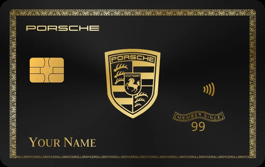 Huy hiệu khiên ngựa chồm và gạc hươu, chữ PORSCHE góc trên, ô Member since, dòng tên, Thẻ đen nét vàng